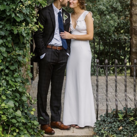 David’s Bridal Ivory Plunging V-Neck Ruffle Strap Low Back Crepe Gown - Picture 1 of 4